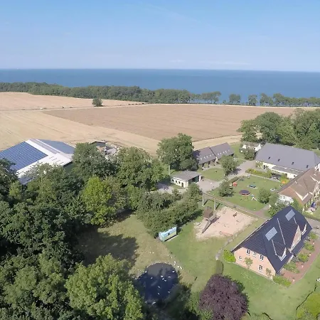 Ferienbauernhof Liesenberg Foersterhaus Buschwindroeschen * Fehmarn